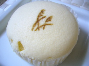 Pasco 十五夜 カスタード蒸しケーキ 毎朝食菓子パンです Yunの実食レポート