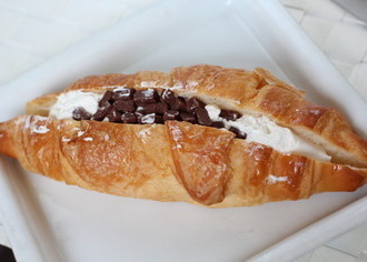 Pasco クロワッサンサンド チョコ&ホイップ